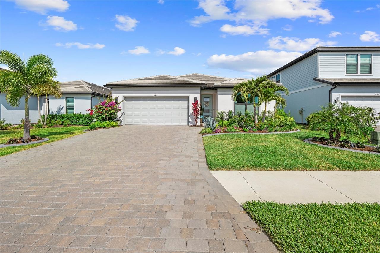 5437 Silverside Pine Ct., Bradenton, FL 34211