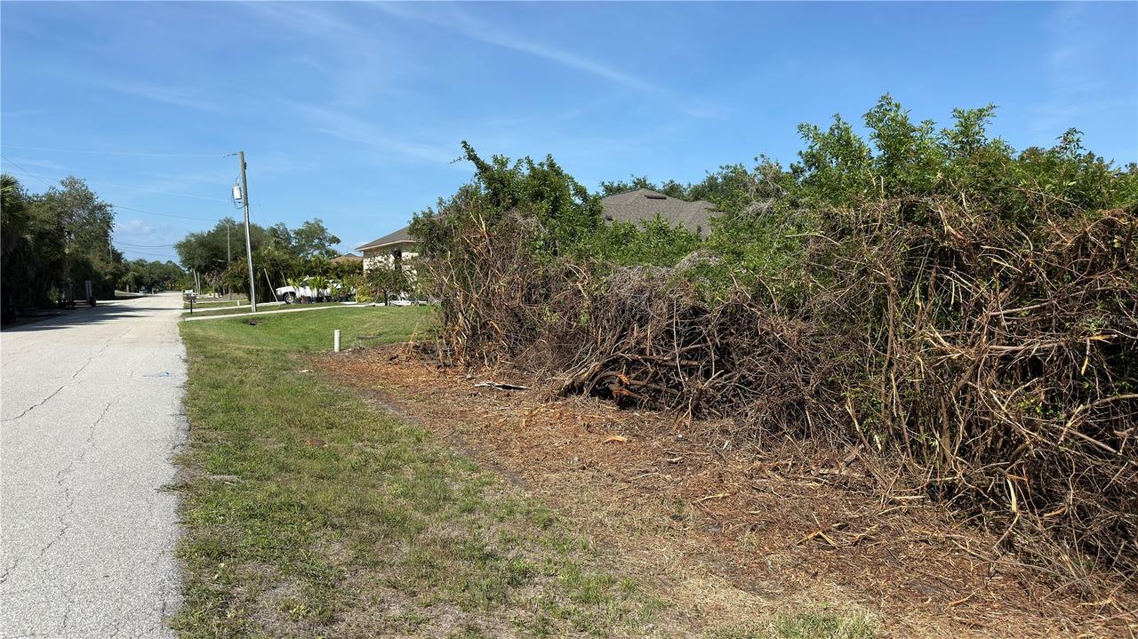 7432 Memorial Dr., Port Charlotte, FL 33981