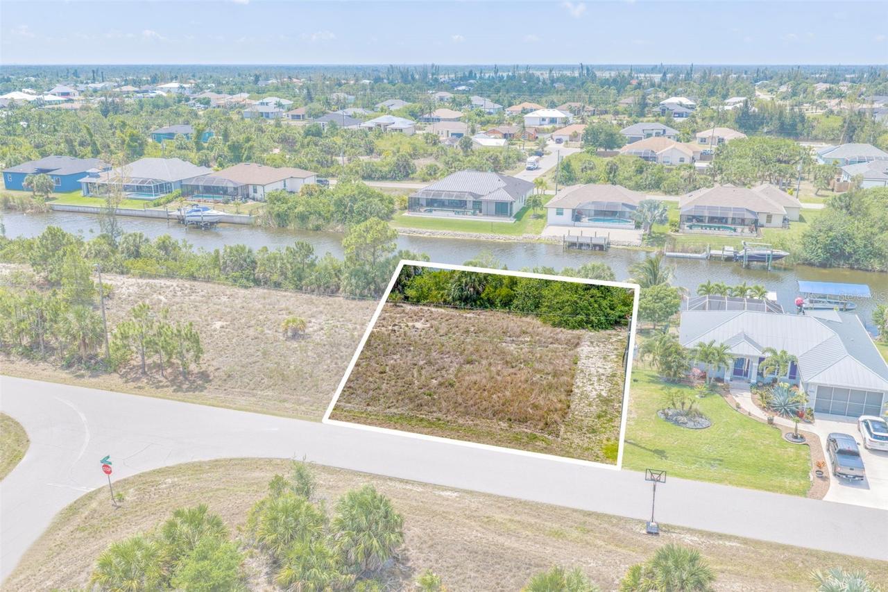 15424 Hennipen Cir., Port Charlotte, FL 33981