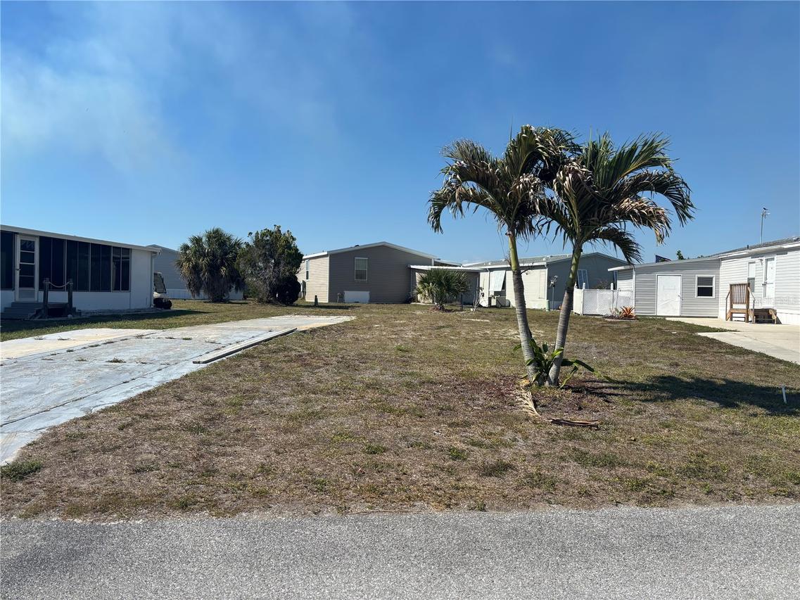 7591 Ratan Cir., Port Charlotte, FL 33981