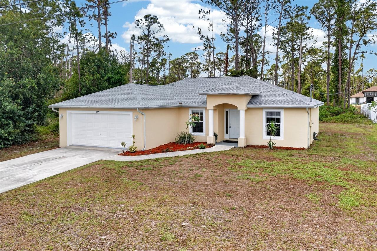 8221 Larrimore Ave., North Port, FL 34291