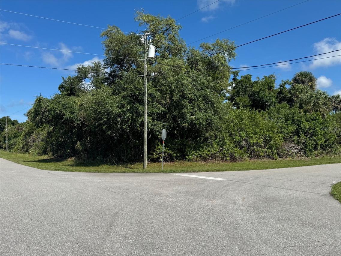 112 Byron Ct., Rotonda West, FL 33947