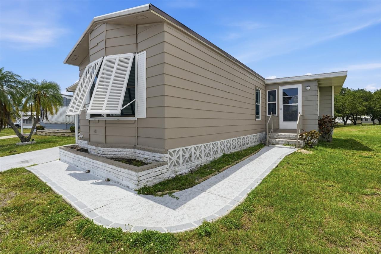 5705 Holiday Park Blvd., North Port, FL 34287