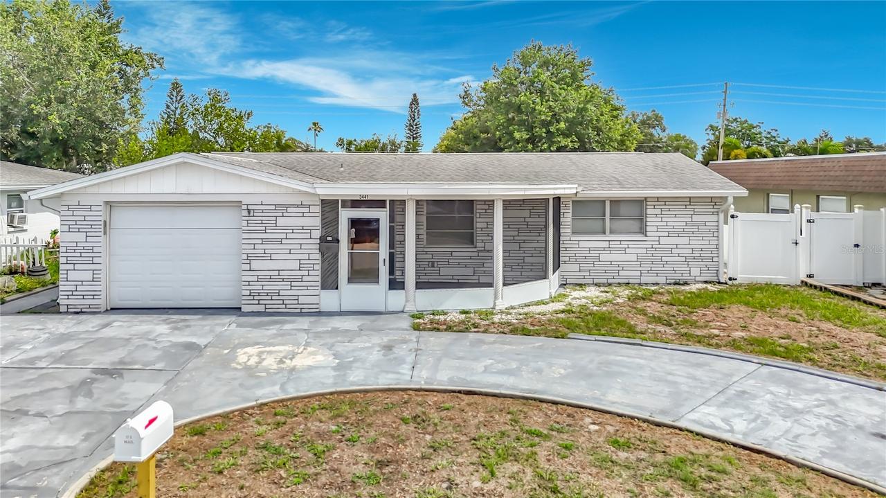 3441 Eisenhower Dr., Holiday, FL 34691