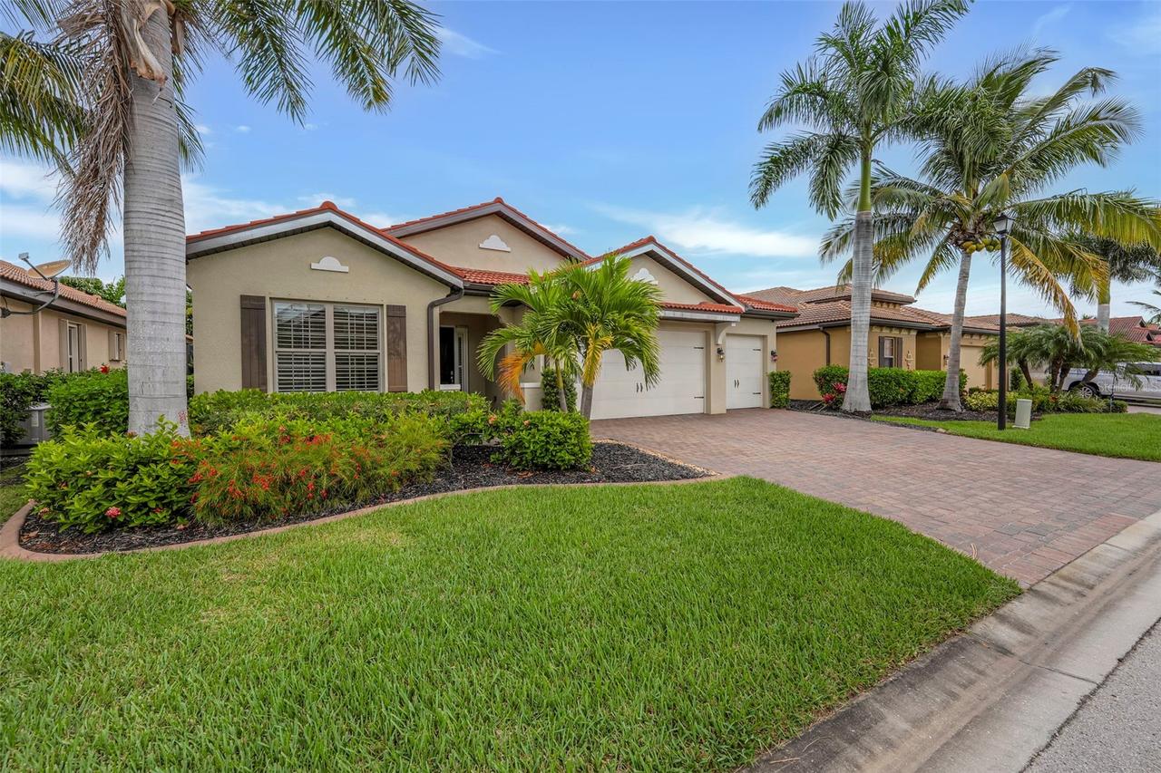 8720 Westwood Oaks Pl., Fort Myers, FL 33908