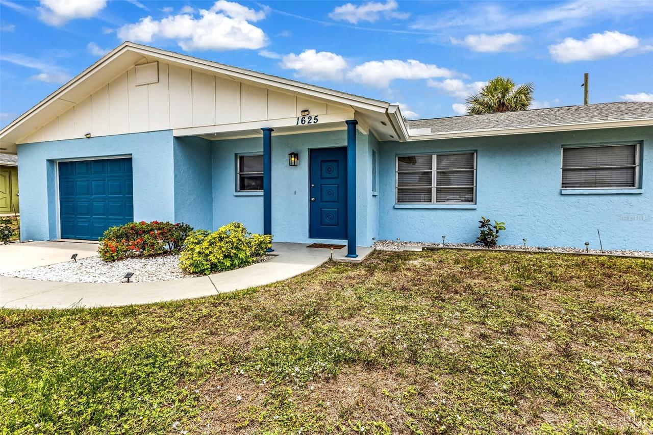 1625 Loralin Dr., Englewood, FL 34223
