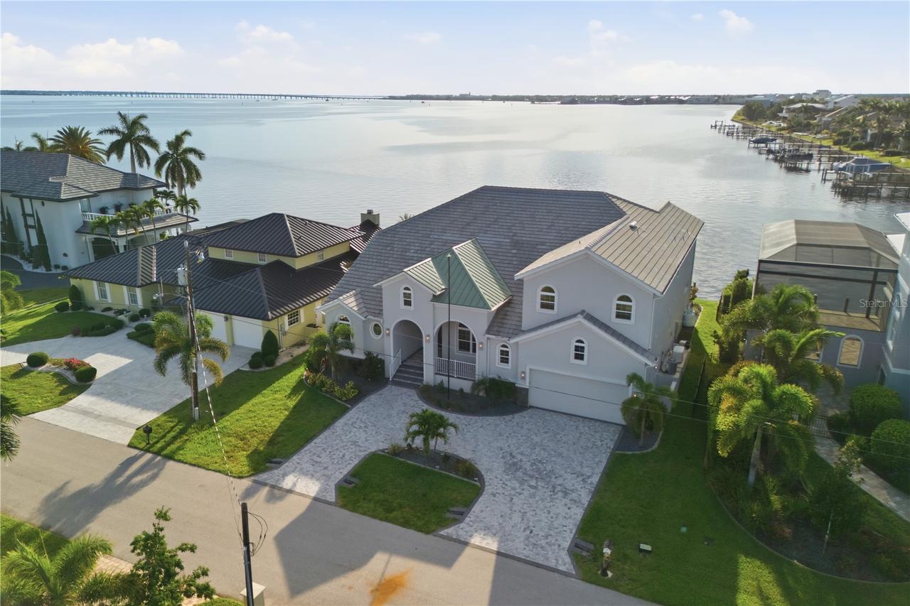 2139 Palm Tree Dr., Punta Gorda, FL 33950