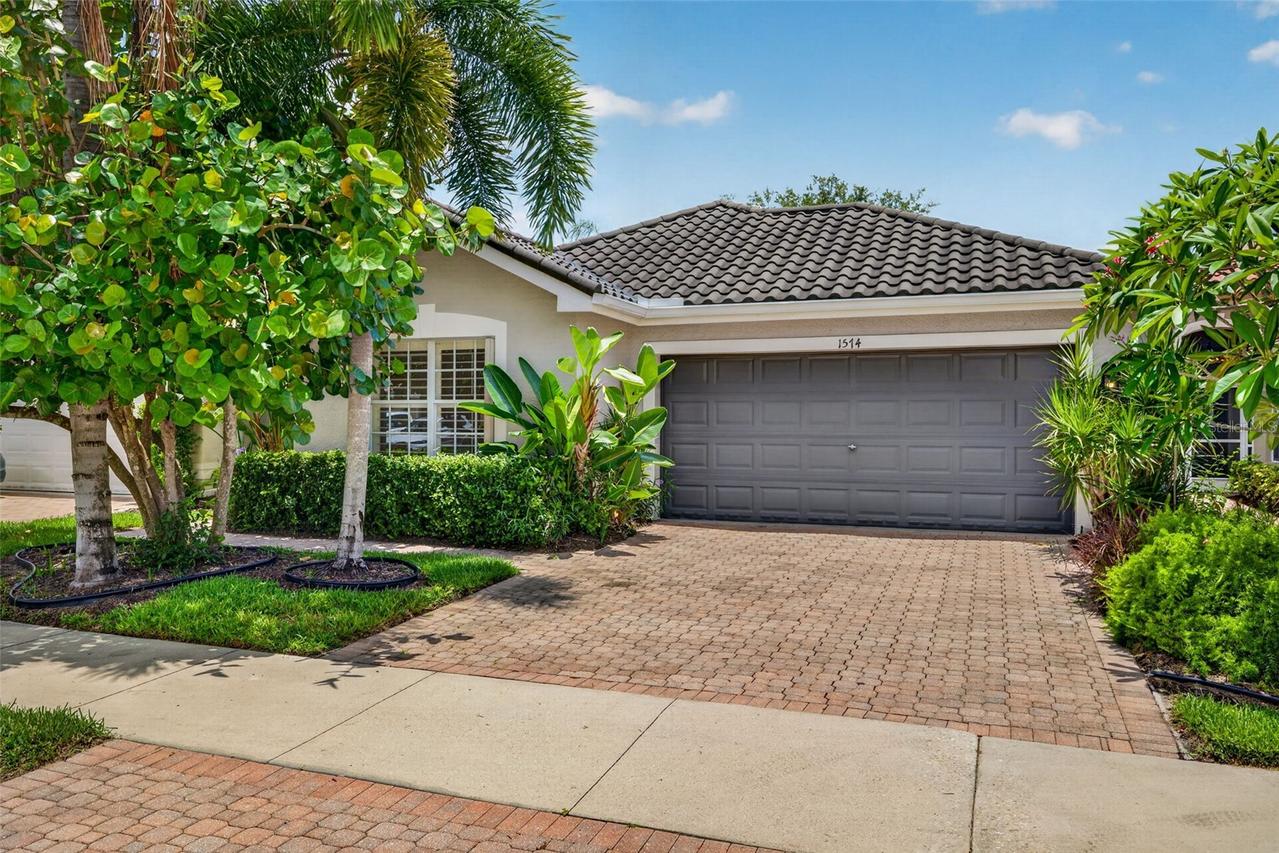 1574 Windamere Ln., Naples, FL 34119