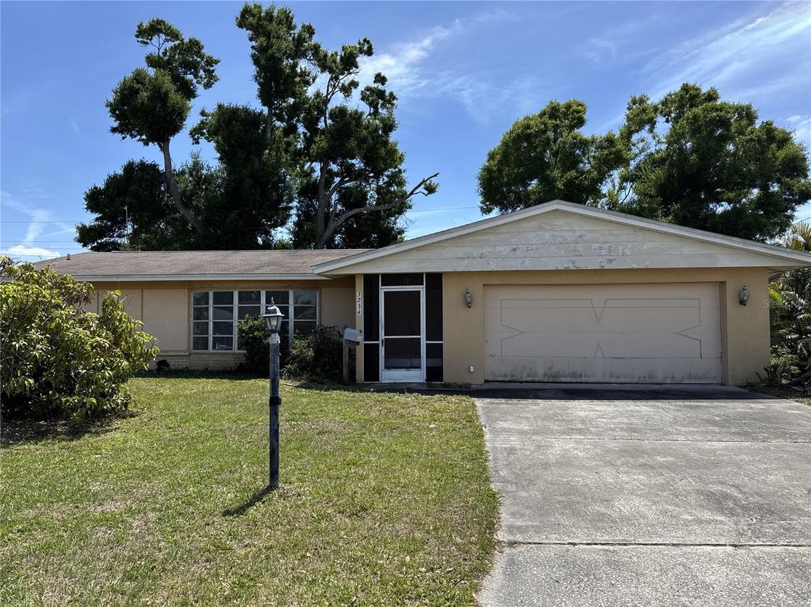 3234 Dante Dr., Sarasota, FL 34235