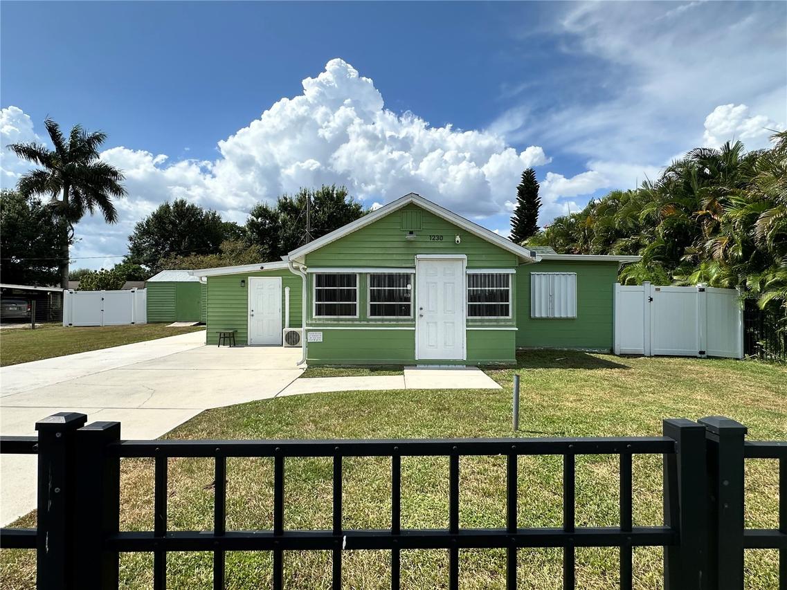 1230 Woodlawn Ave., Punta Gorda, FL 33950