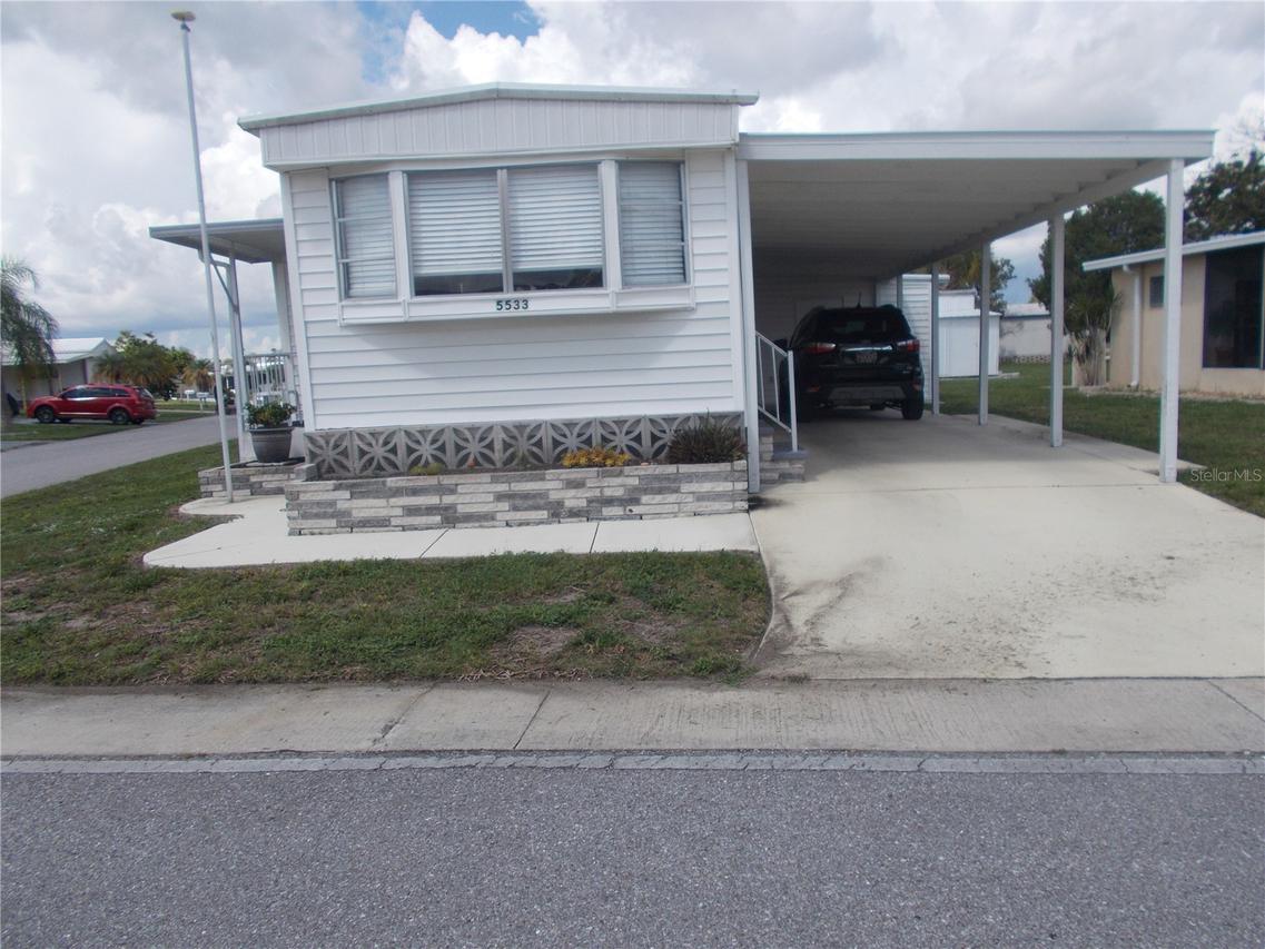 5533 Holiday Park Blvd., North Port, FL 34287