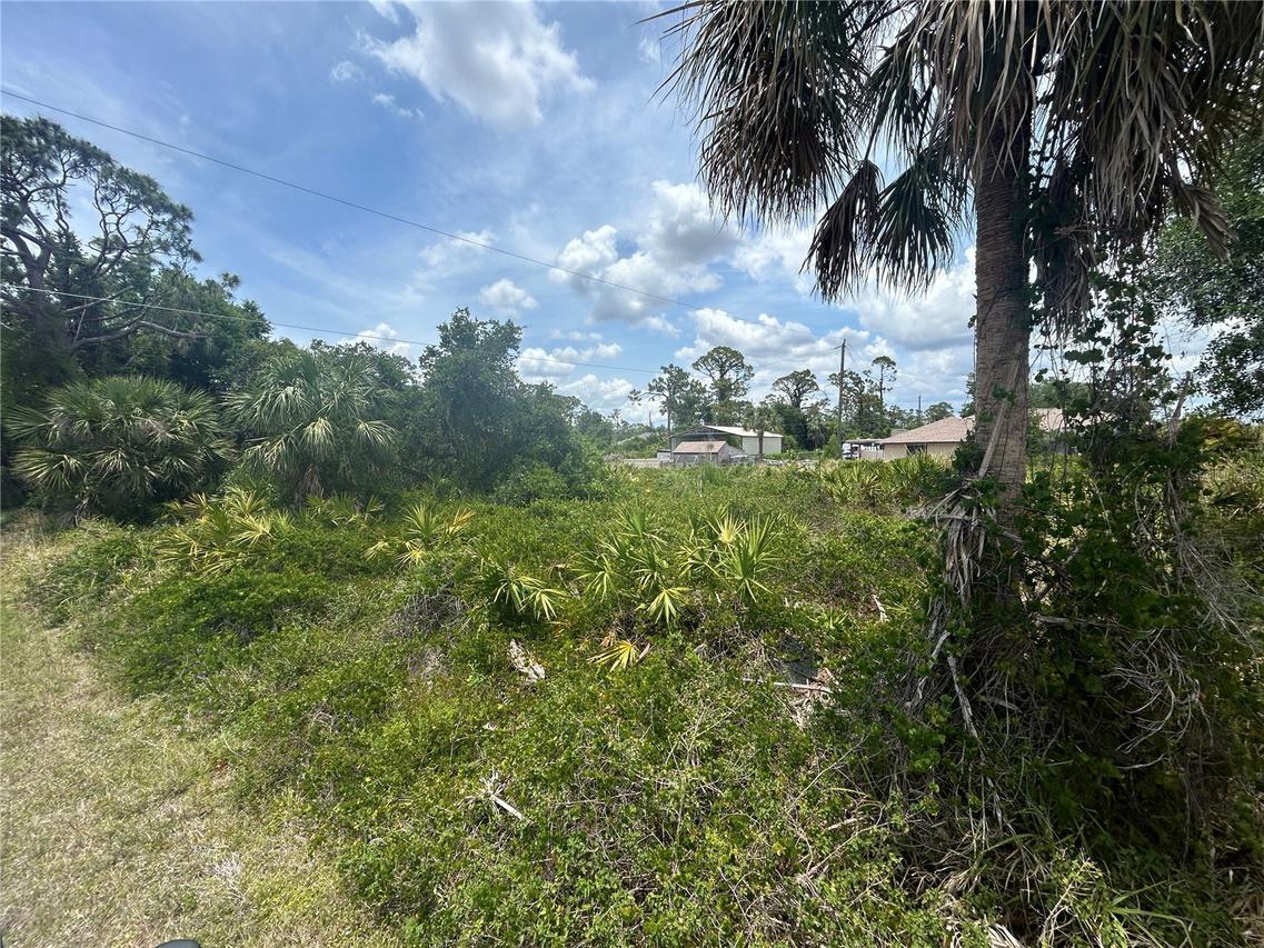 17232 Waldrun Ave., Port Charlotte, FL 33948