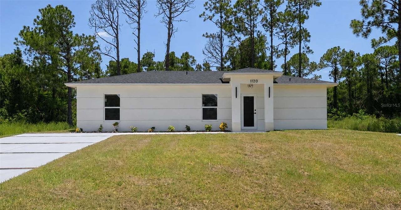 1120 Ravenswood St., Lehigh Acres, FL 33974