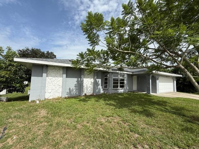 3098 Beacon Dr., Port Charlotte, FL 33952