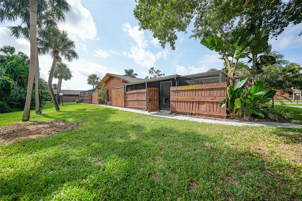 5625 Foxlake Dr., North Fort Myers, FL 33917