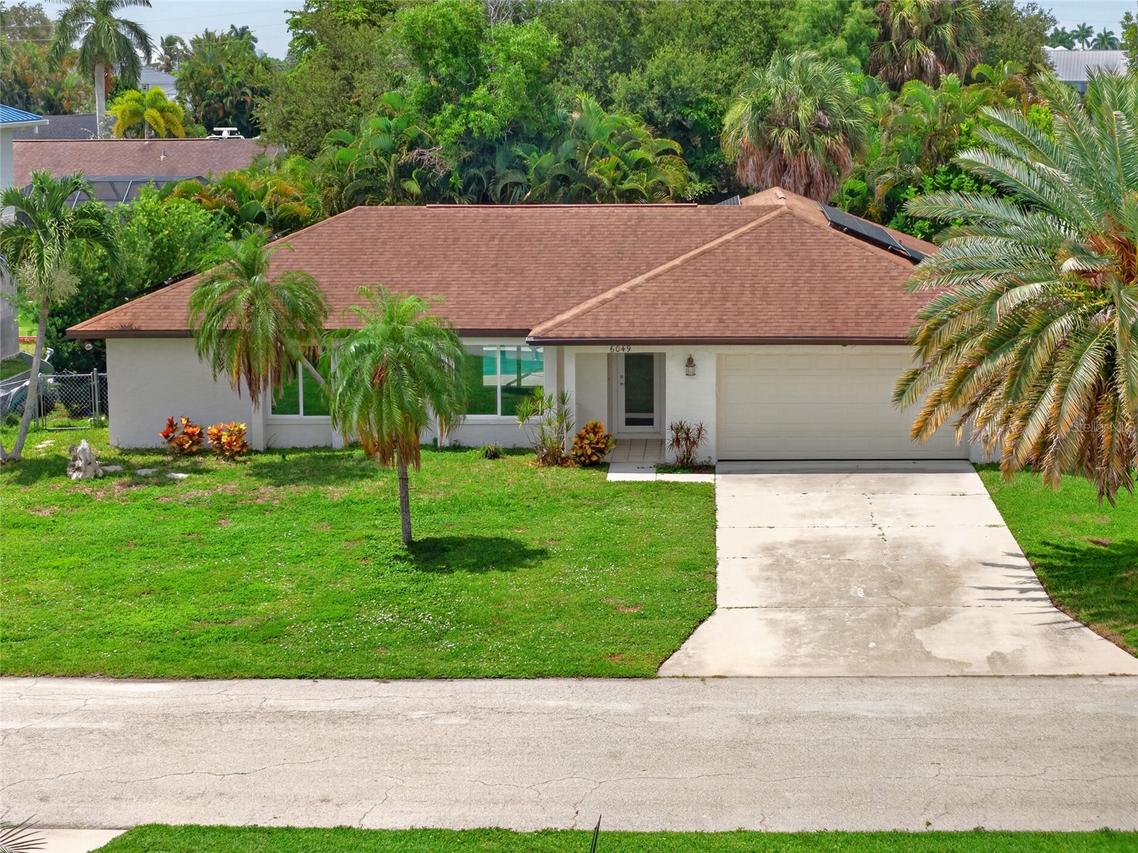 6049 Perthshire Ln., Fort Myers, FL 33908
