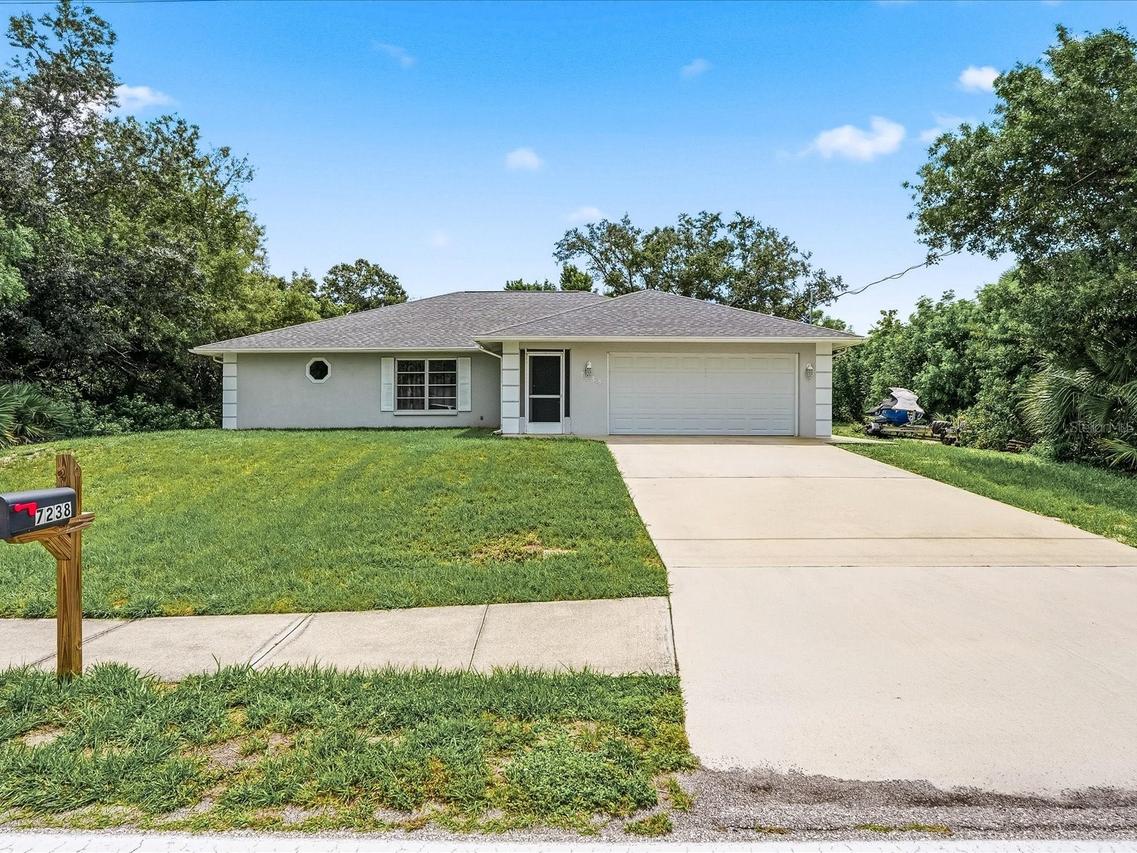 7238 Spinnaker Blvd., Englewood, FL 34224