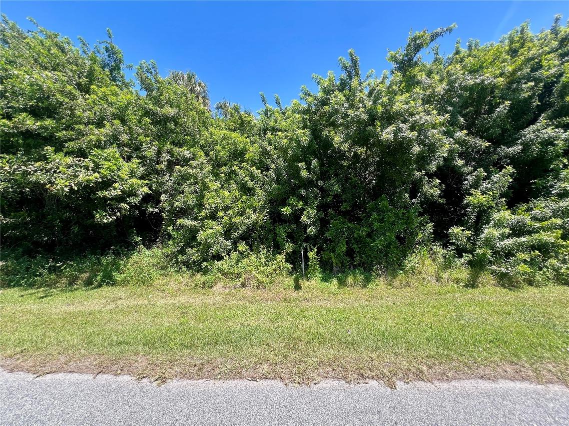 48 Ramblewood St., Port Charlotte, FL 33953