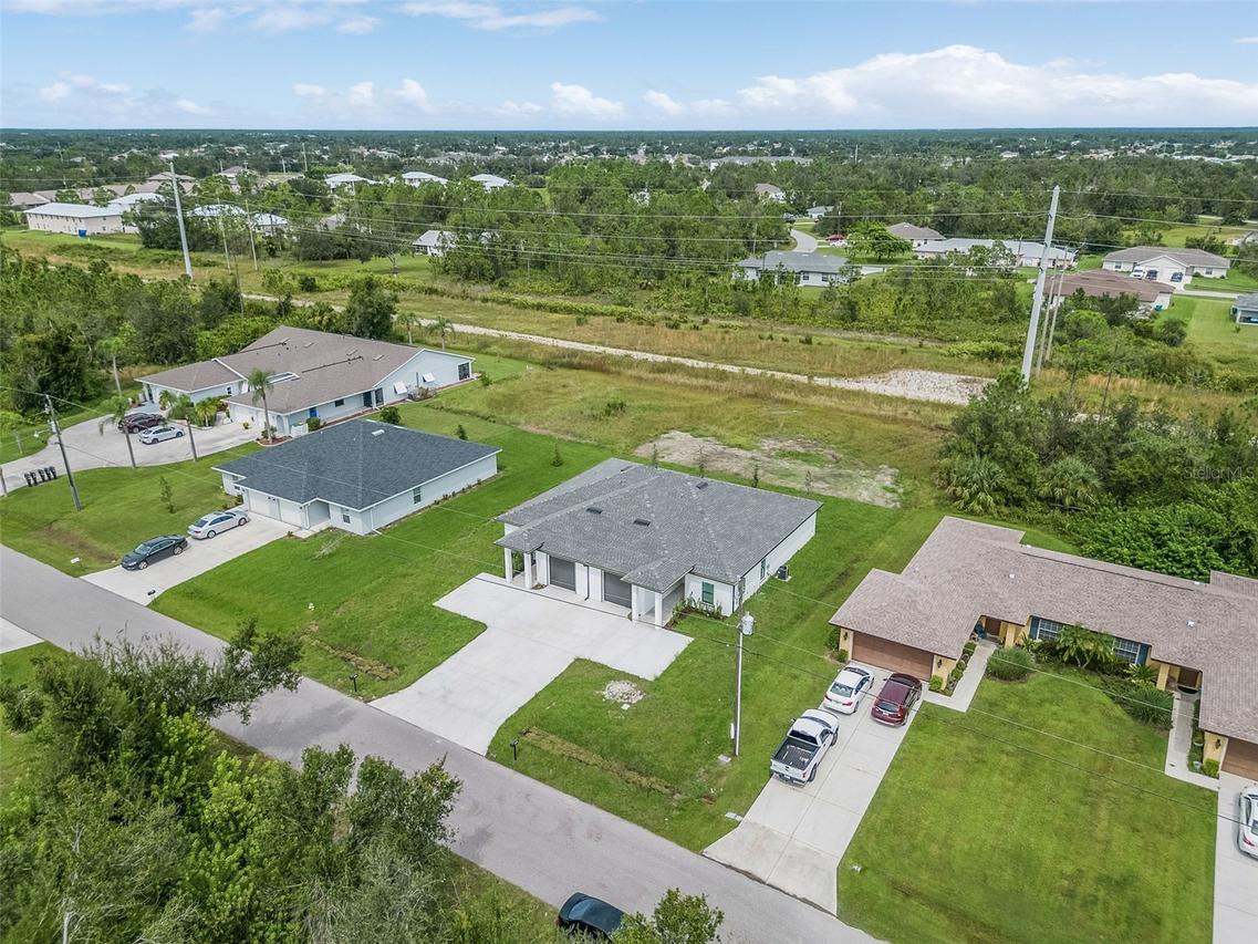 1306-1308 Saxony Cir., Punta Gorda, FL 33983