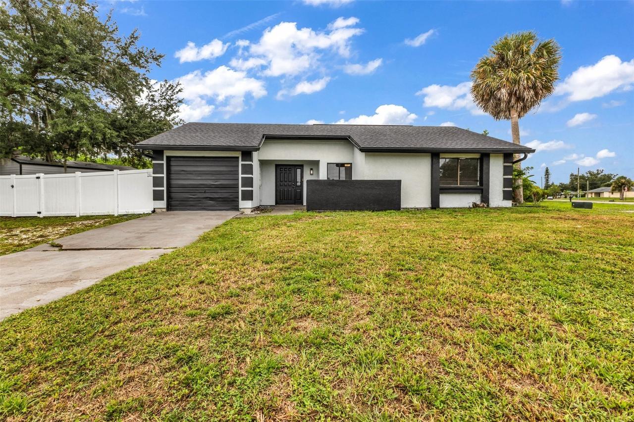 975 Baer Ave., Port Charlotte, FL 33948