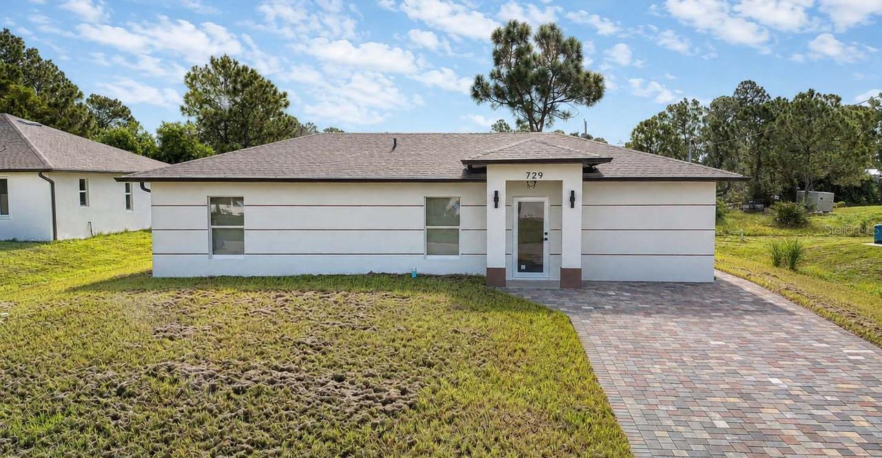 729 Anaconda Ave., Lehigh Acres, FL 33974
