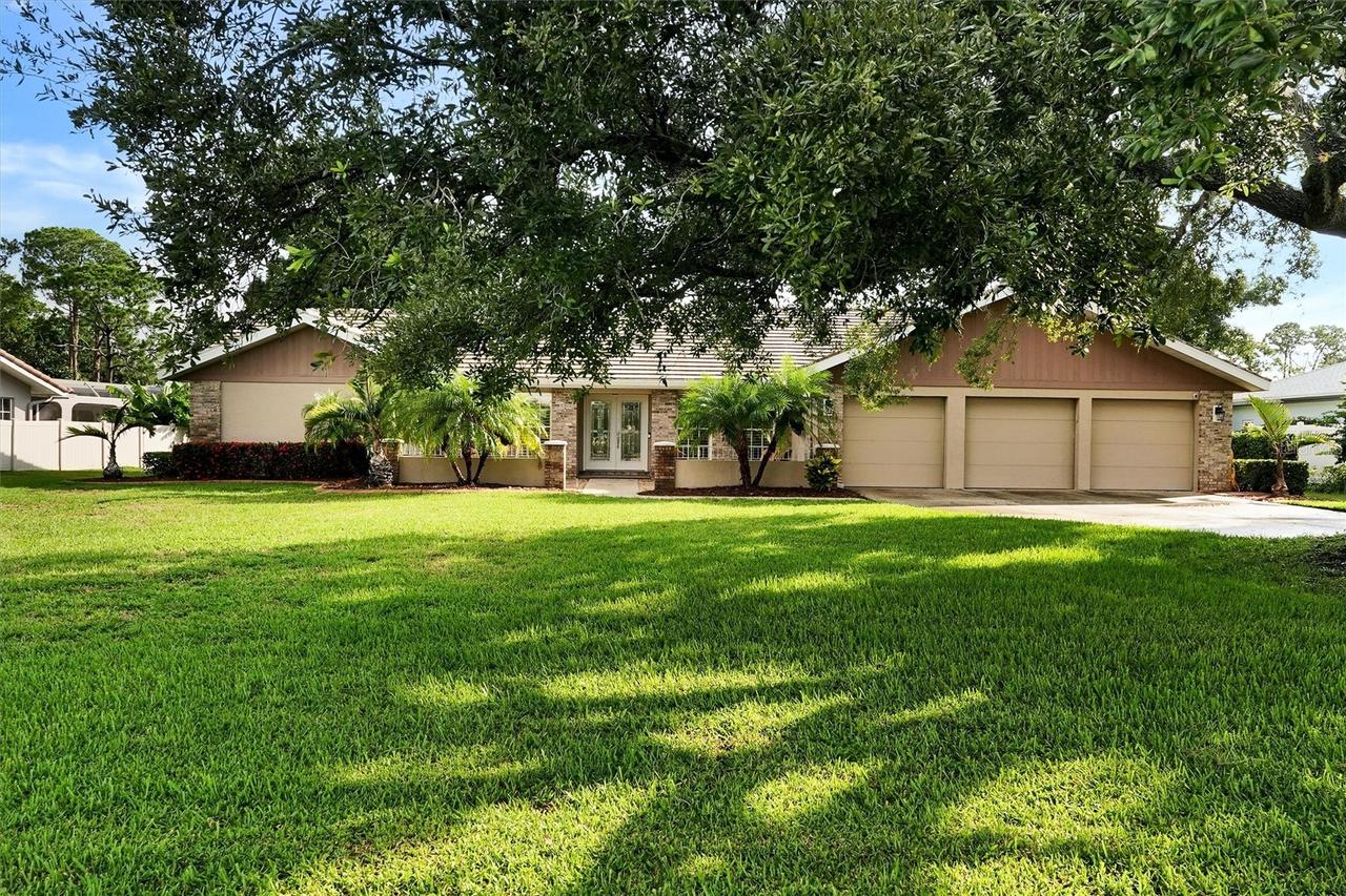 7913 Broadmoor Pines Blvd., Sarasota, FL 34243