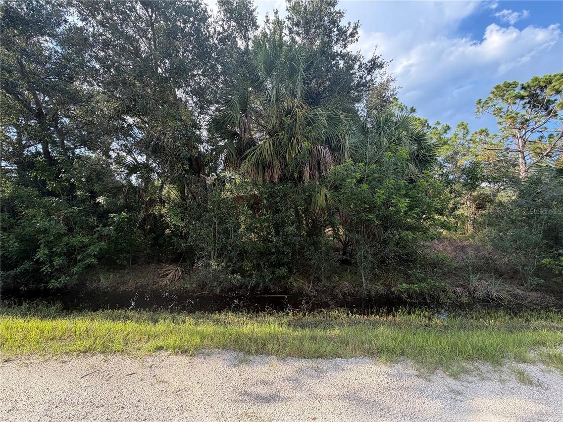 28202 Alatadena Dr., Punta Gorda, FL 33955