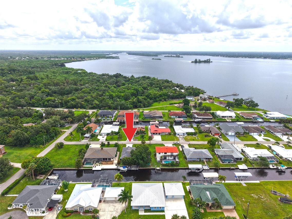 7228 Reymoor Dr., North Fort Myers, FL 33917