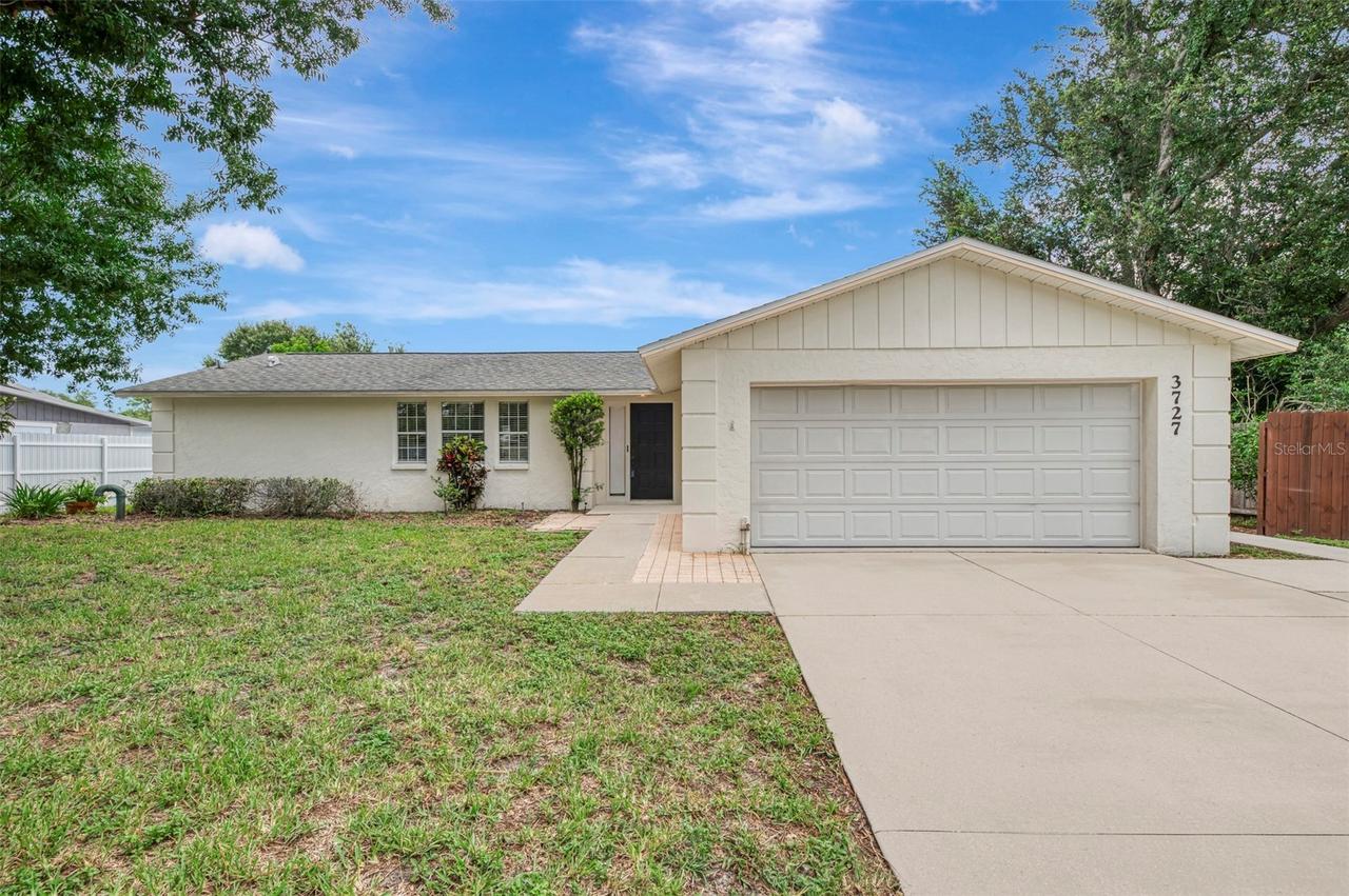 3727 Prado Dr., Sarasota, FL 34235