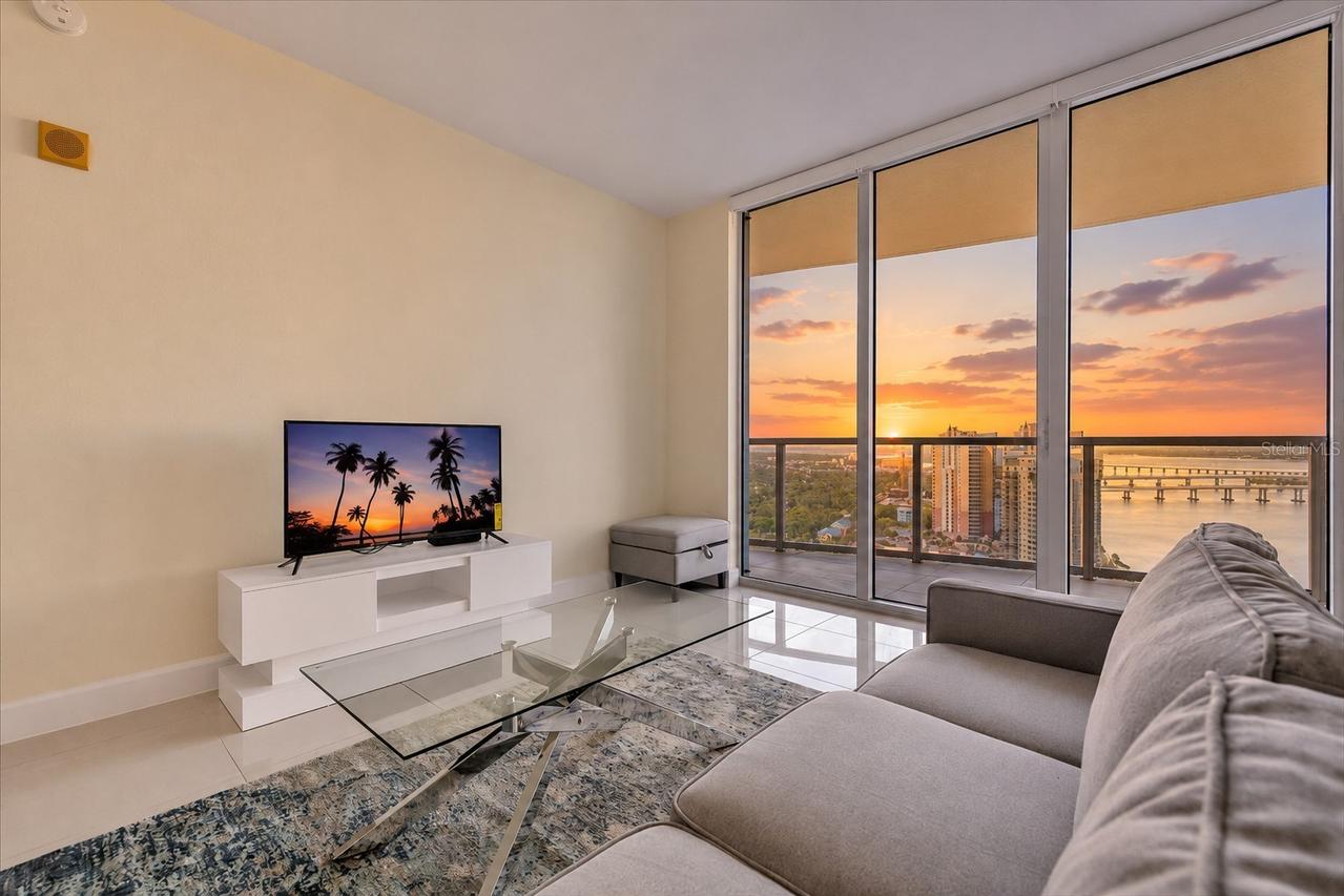 3000 Oasis Grand Blvd. #2802, Fort Myers, FL 33916
