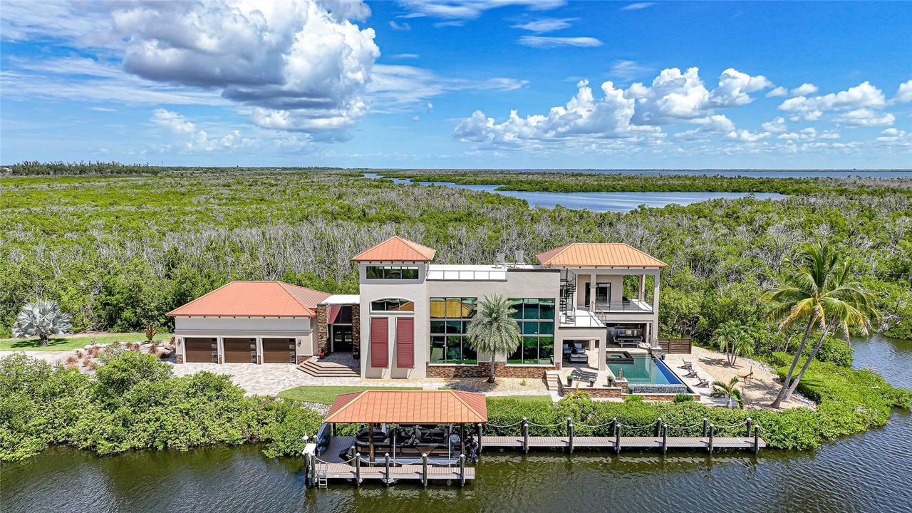 2755 Cussell Dr., St James City, FL 33956