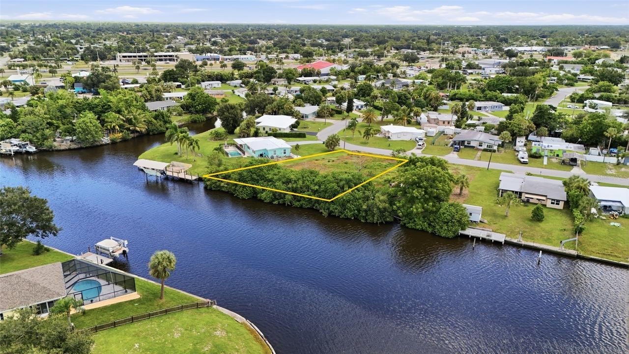 213 Waterway Cir., Port Charlotte, FL 33952