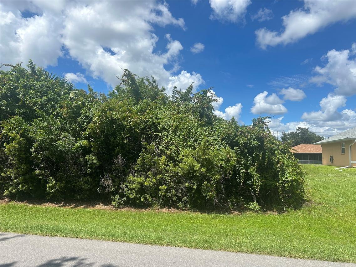 10204 Alexandria Ave., Englewood, FL 34224