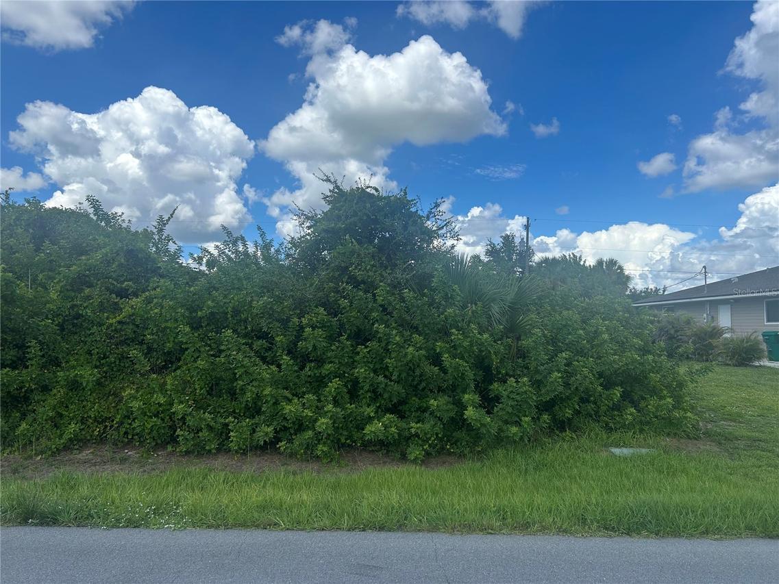 11104 Grafton Ave., Englewood, FL 34224