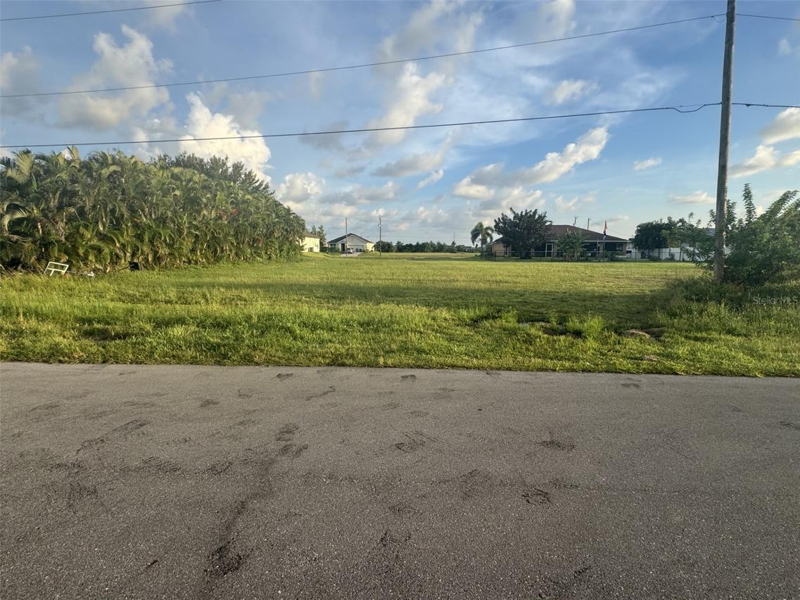 2724 NW 11th St., Cape Coral, FL 33993