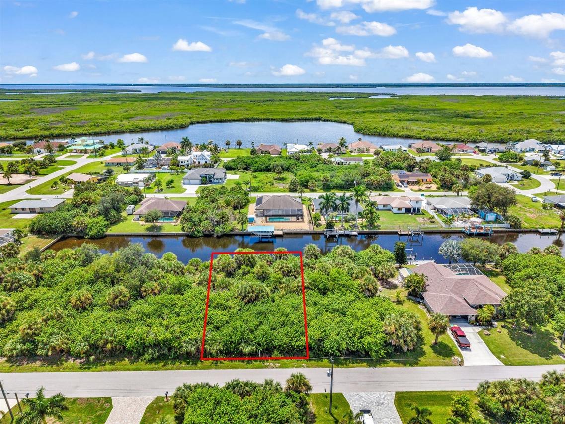 17157 Canary Ln., Port Charlotte, FL 33948
