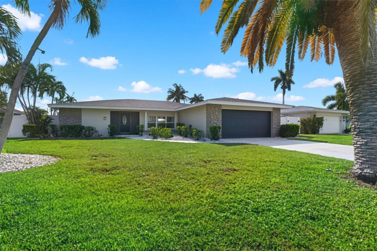 5349 Cobalt Ct., Cape Coral, FL 33904