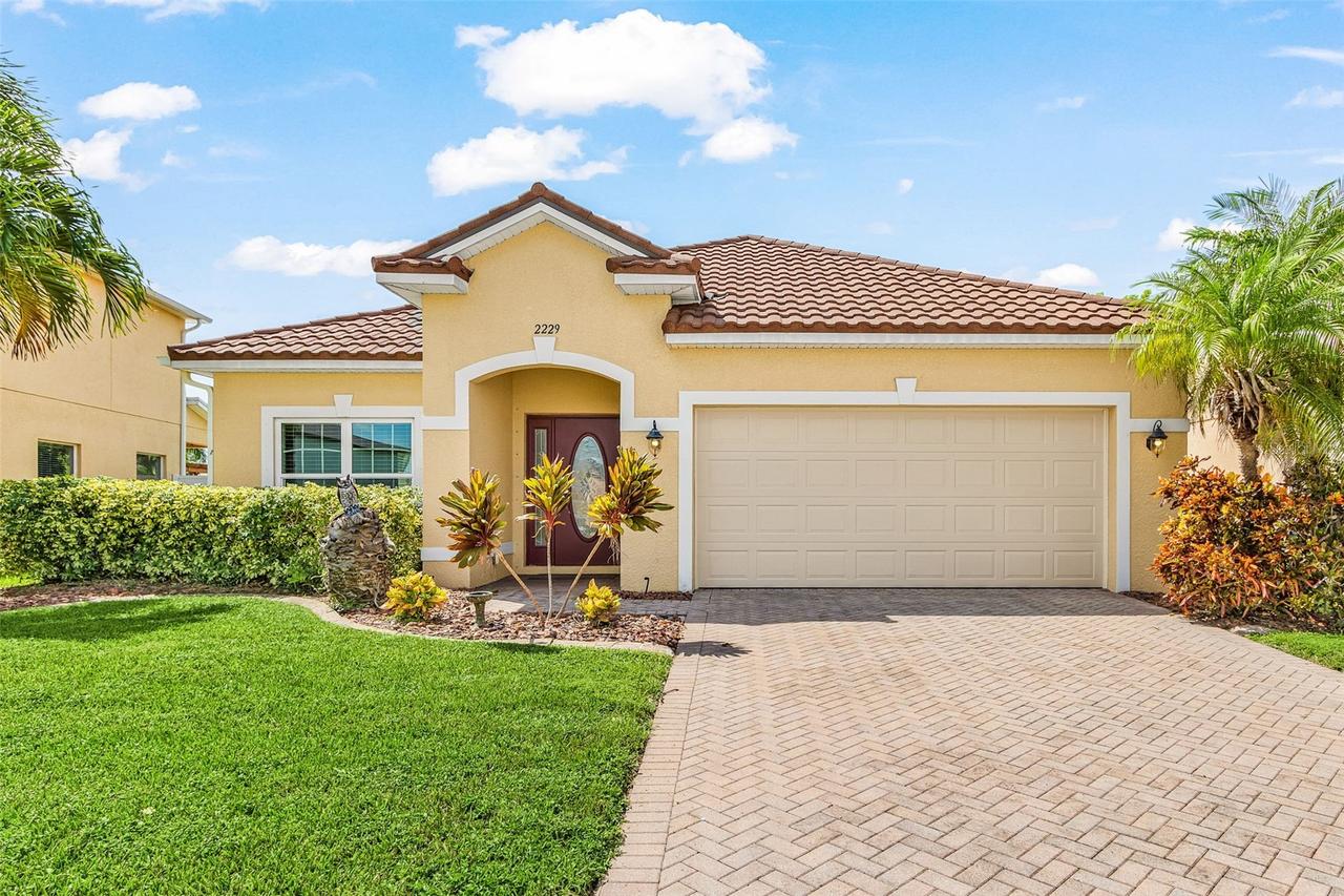 2229 Cape Heather Cir., Cape Coral, FL 33991