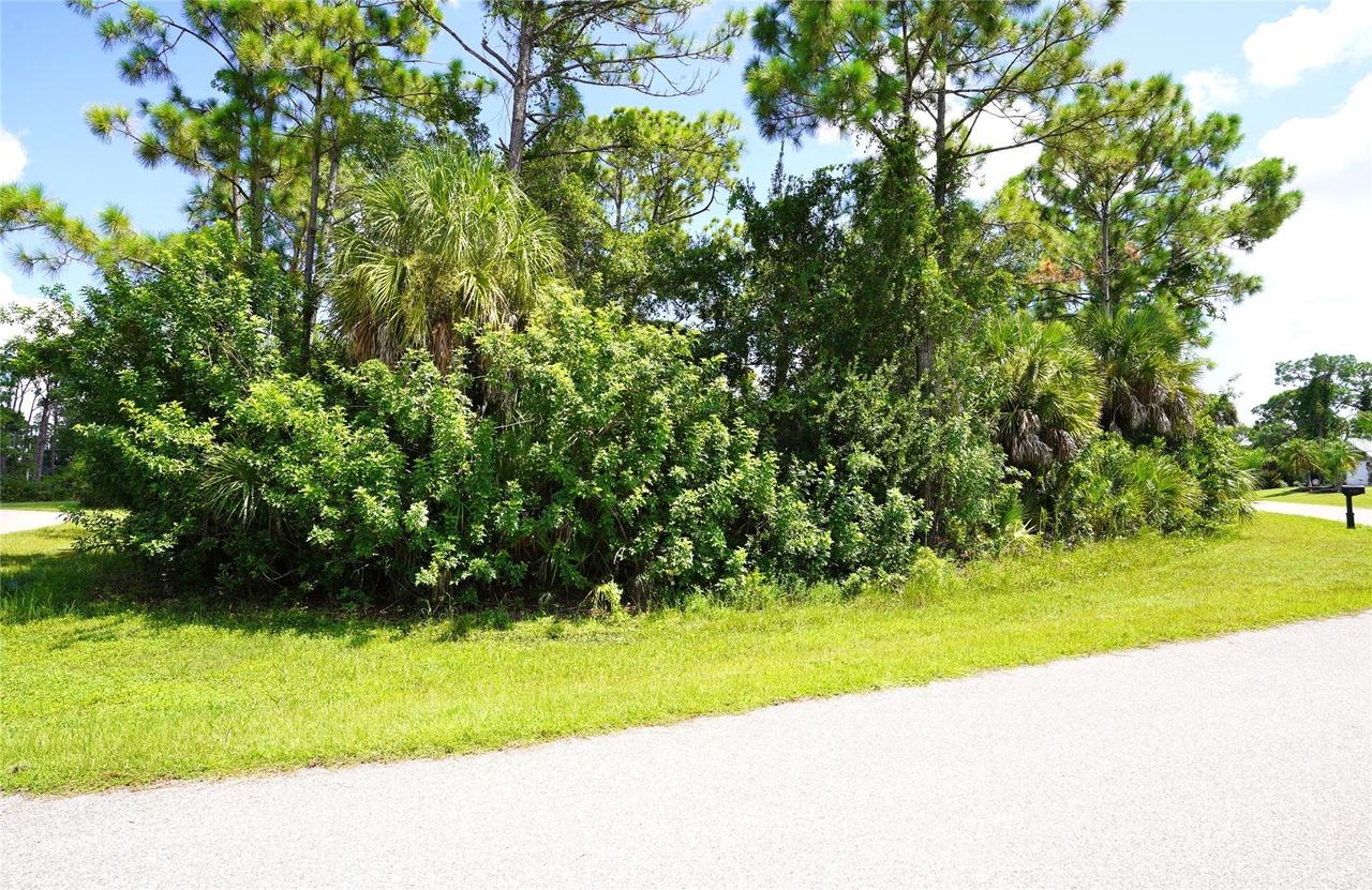 13275 Finkle Ave., Port Charlotte, FL 33981