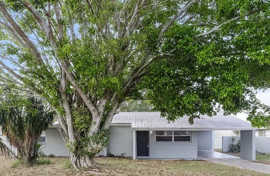 58 Marshall Ln., Frostproof, FL 33843