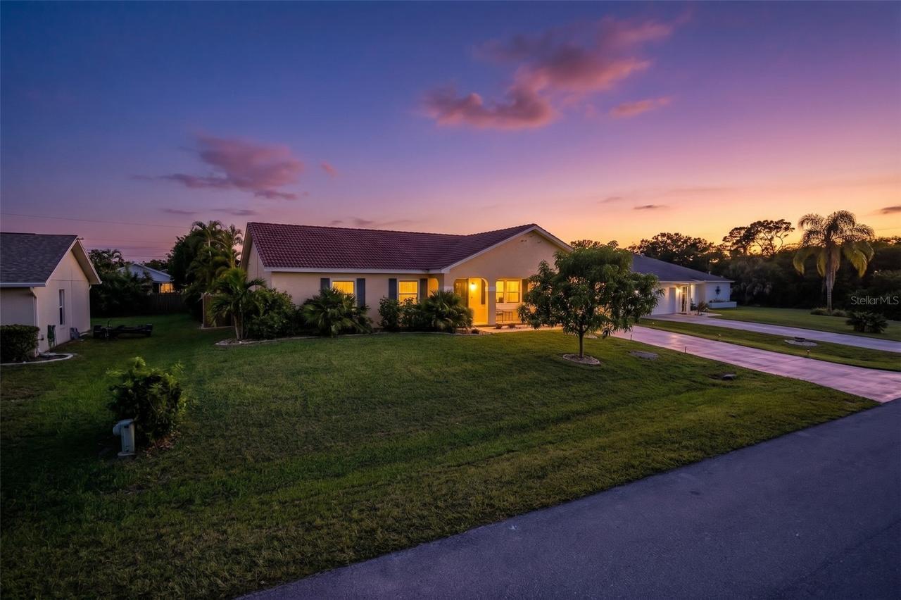 9371 Heartwellville Ave., Englewood, FL 34224