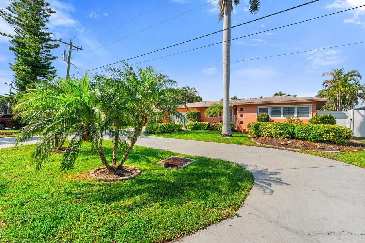 1829 Cornwallis Pkwy., Cape Coral, FL 33904