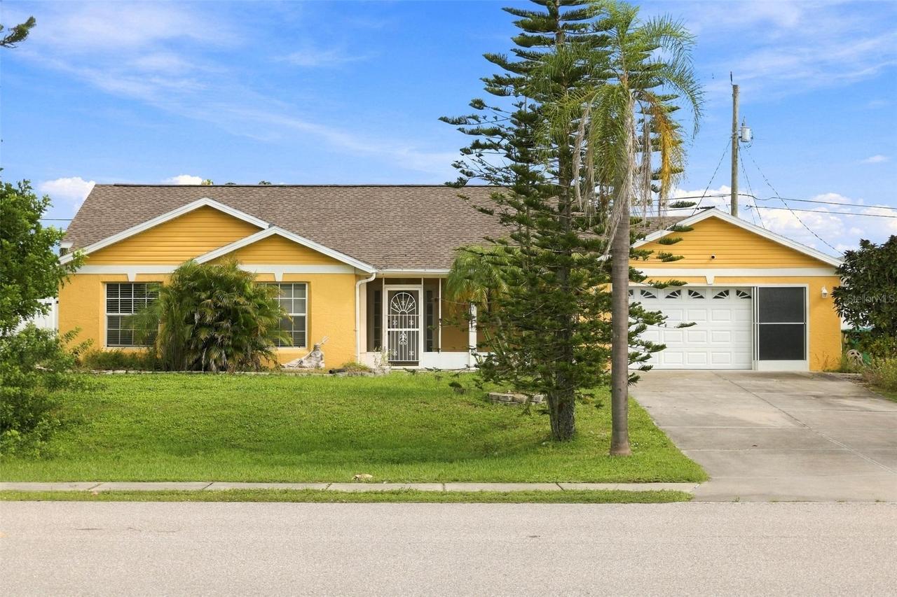 9910 Gulfstream Blvd., Englewood, FL 34224