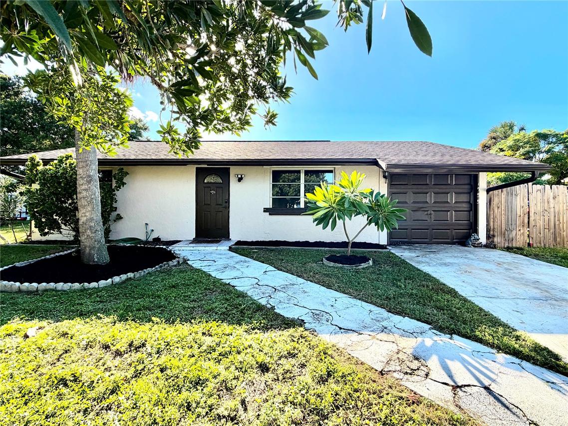 1555 Beacon Dr., Port Charlotte, FL 33952