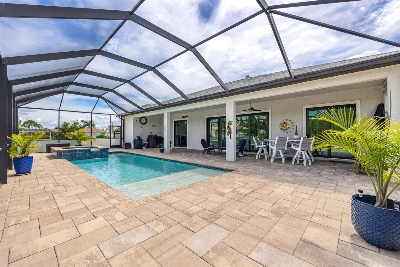2937 NW 26th Ter., Cape Coral, FL 33993