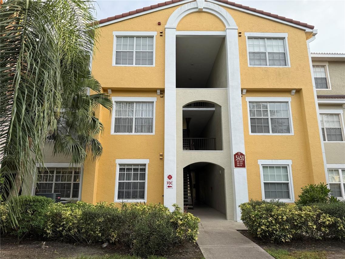 5450 Bentgrass Dr. #5-108, Sarasota, FL 34235
