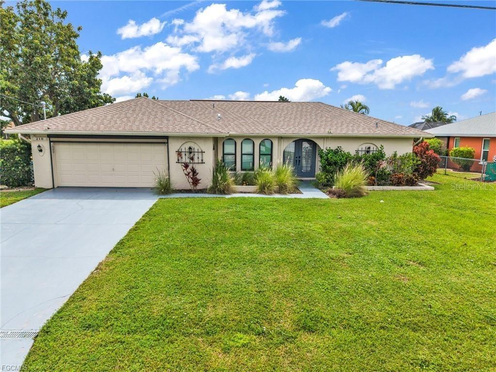 216 SE 30th Ter., Cape Coral, FL 33904