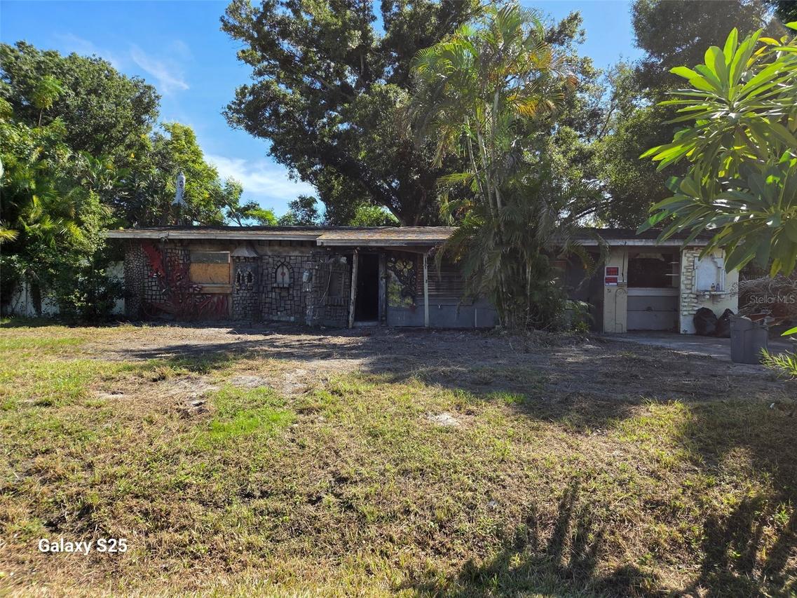 4044 S Mark Dr., Sarasota, FL 34232