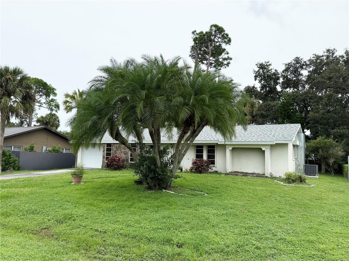 2274 Lakeshore Cir., Port Charlotte, FL 33952