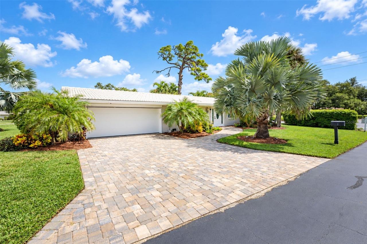 1 Oakwood Dr., Englewood, FL 34223